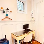 Charming 4-room Flat Near Eiffel Tower-8people-2 Bedrooms 파리