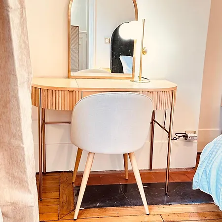 Apartman Charming 4-room Flat Near Eiffel Tower-8people-2 Bedrooms *