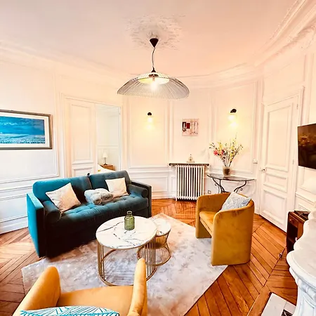 Apartman Charming 4-room Flat Near Eiffel Tower-8people-2 Bedrooms *