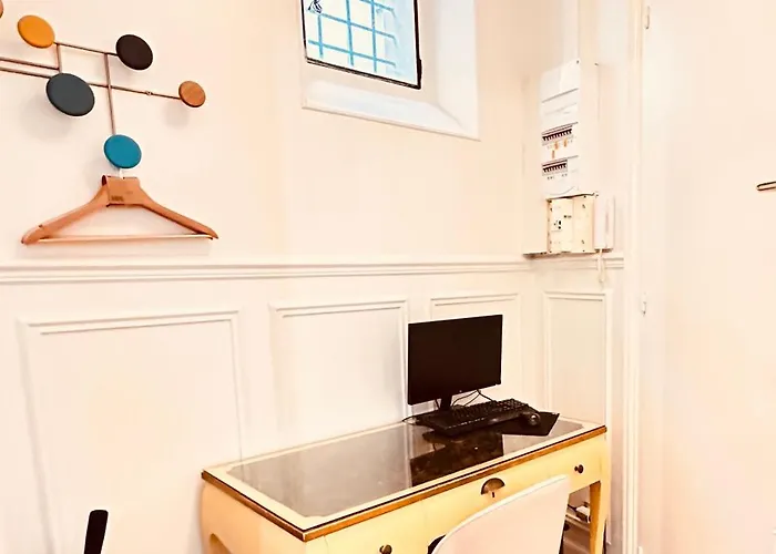 Charming 4-room Flat Near Eiffel Tower-8people-2 Bedrooms Παρίσι